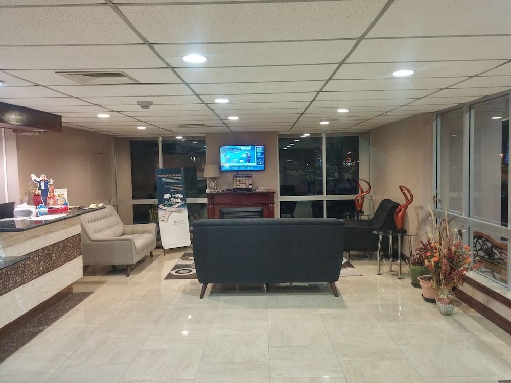 รามาดา บาย วินด์แฮม แกรนด์จังค์ชัน Hotel ภายนอก รูปภาพ