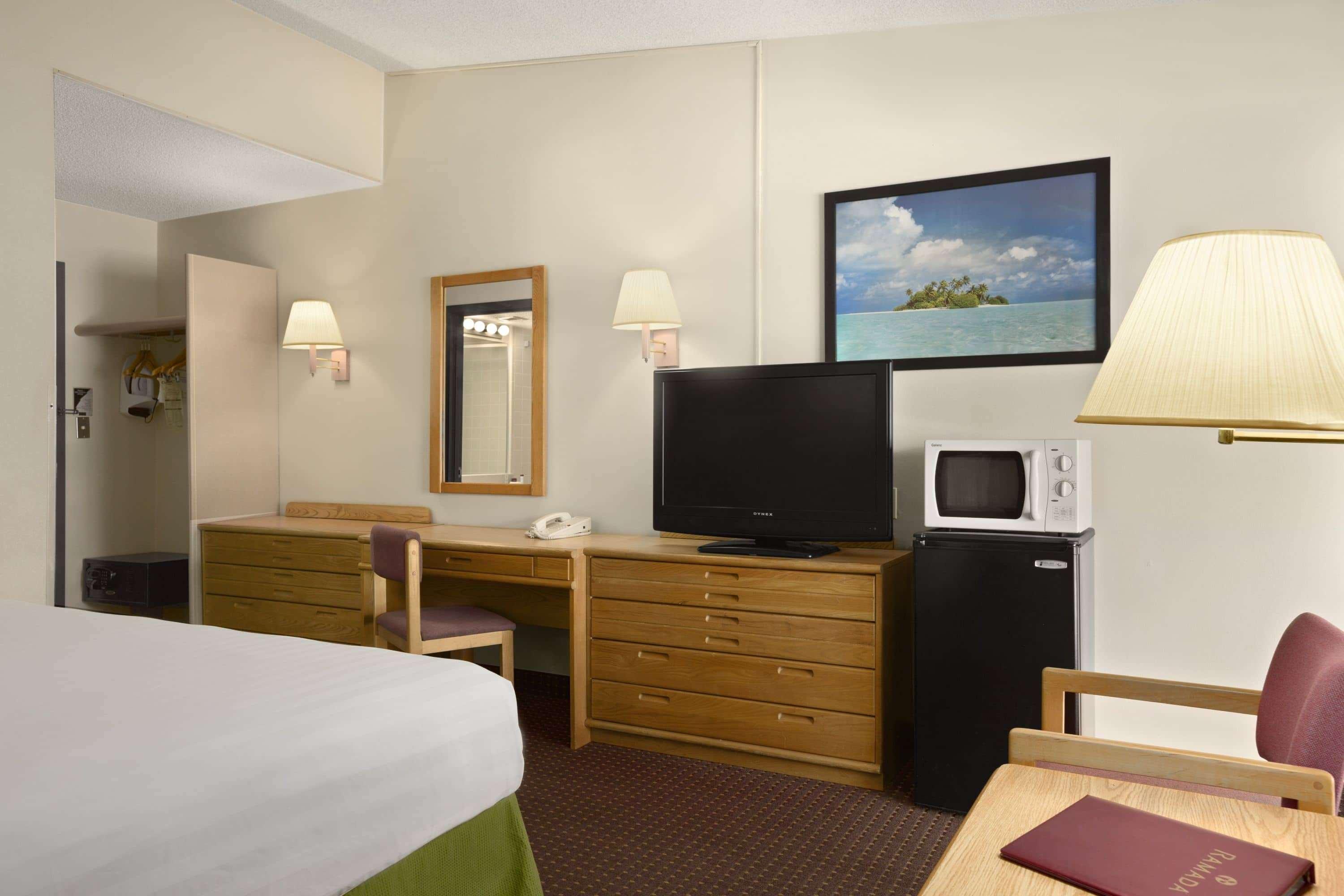 รามาดา บาย วินด์แฮม แกรนด์จังค์ชัน Hotel ภายนอก รูปภาพ