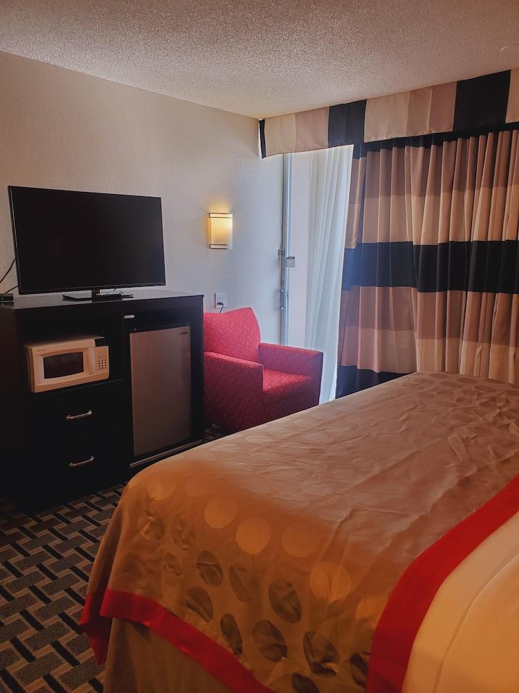 รามาดา บาย วินด์แฮม แกรนด์จังค์ชัน Hotel ภายนอก รูปภาพ